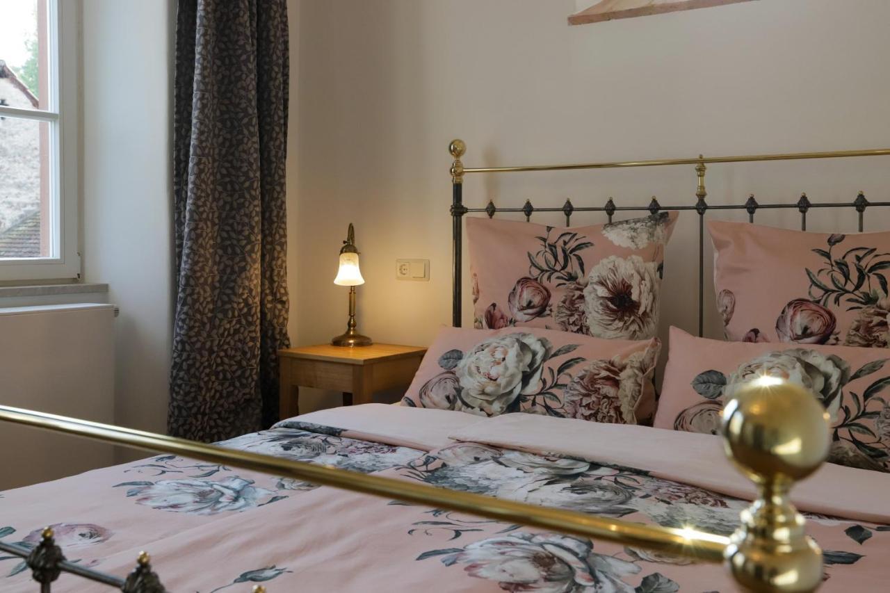 Boutique-Hotel Im Sternenhof Grosskarlbach Dış mekan fotoğraf